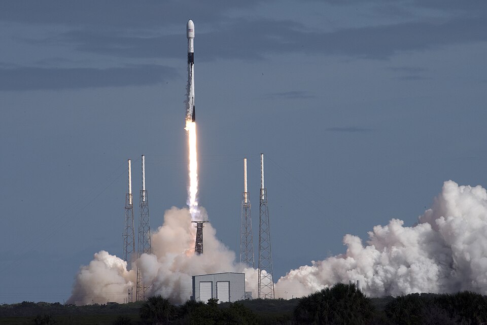 Изстрелване на ракета Falcon 9 от стартова площадка